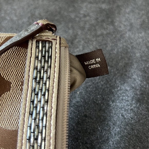 Coach wristlet - Picture 6 of 8